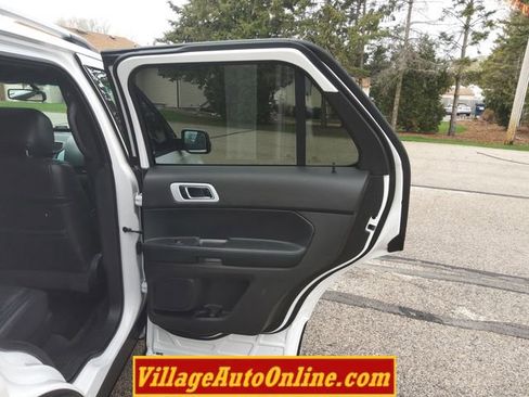 Used 2015 Ford Explorer Limited w/ Equipment Group 301A AWD/4WD image 39