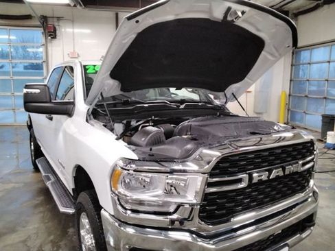 Used 2024 RAM 2500 Big Horn w/ Bed Utility Group image 11