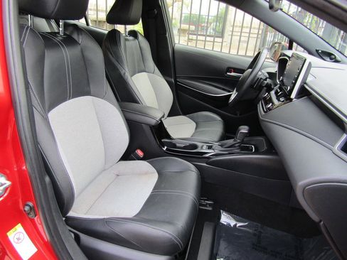 Used 2019 Toyota Corolla XSE FWD image 11