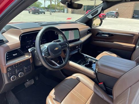 Used 2025 Chevrolet Suburban High Country w/ Sun And Tow Package AWD/4WD image 12