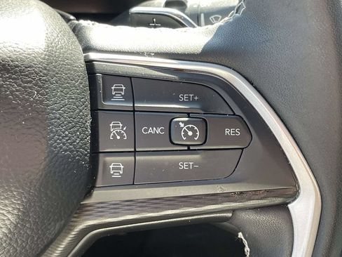Used 2024 Jeep Grand Cherokee Altitude AWD/4WD image 32