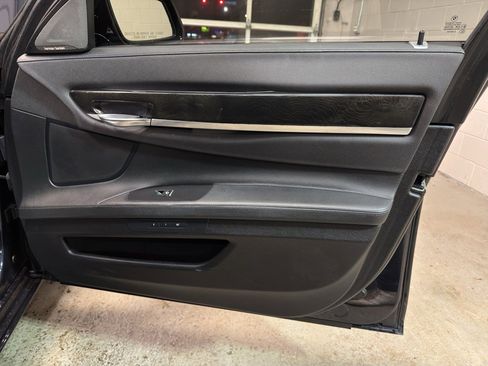 Used 2015 BMW 740Li image 21