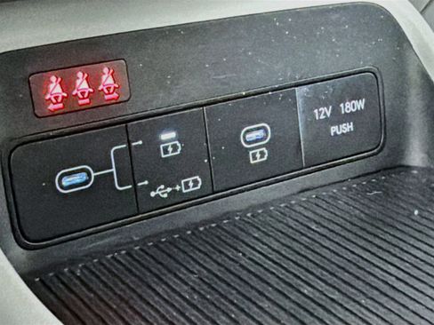 Used 2025 Hyundai Kona SEL FWD image 26