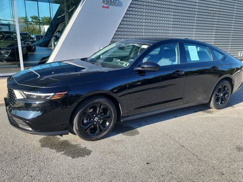 Used 2025 Honda Accord SE image 1