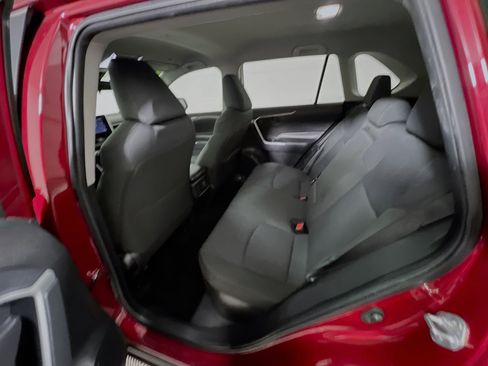 Used 2025 Toyota RAV4 LE AWD/4WD image 29