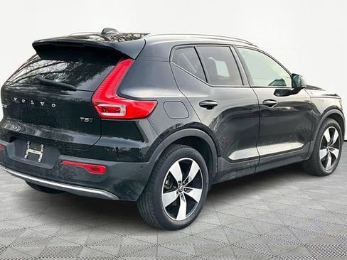 Used 2019 Volvo XC40 T5 Momentum image 5