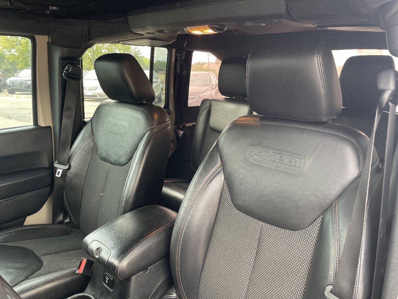 Used 2016 Jeep Wrangler Unlimited Sahara AWD/4WD image 19