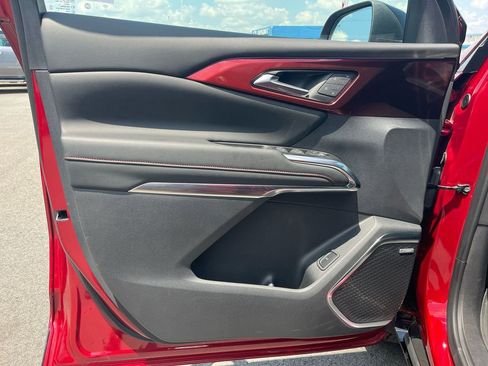 Used 2024 Chevrolet Traverse RS w/ LPO, Floor Liner Package image 28