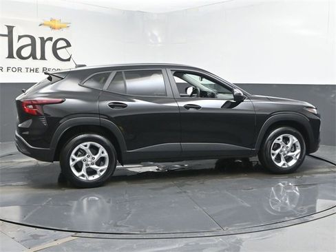 Used 2024 Chevrolet Trax LS w/ LS Convenience Package image 36