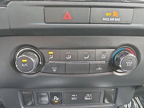 Used 2022 Nissan Frontier SV w/ Technology Package image 4