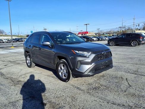 Used 2025 Toyota RAV4 XLE image 5