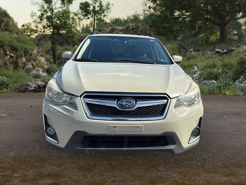 Used 2017 Subaru Crosstrek 2.0i Limited image 2