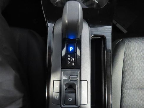 Used 2024 Toyota Prius LE FWD image 25