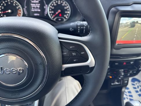 Used 2020 Jeep Renegade Latitude image 33