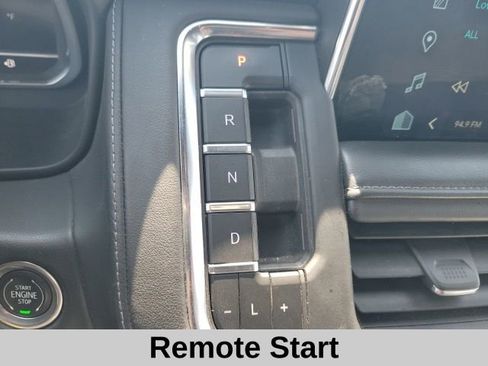 Used 2023 Chevrolet Suburban LT RWD image 8