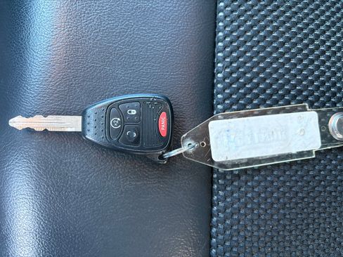 Used 2014 Jeep Compass Latitude image 25