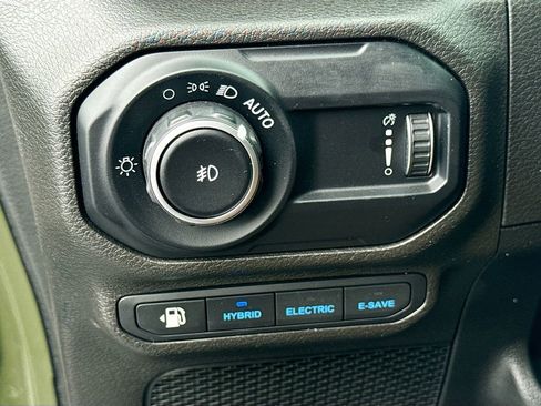 Used 2023 Jeep Wrangler Unlimited Rubicon 4xe AWD/4WD image 11