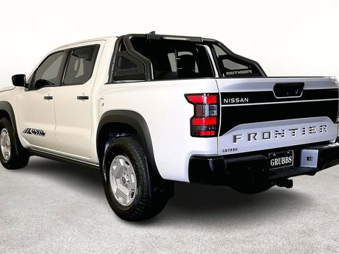 Certified 2024 Nissan Frontier SV w/ Hardbody Edition image 17