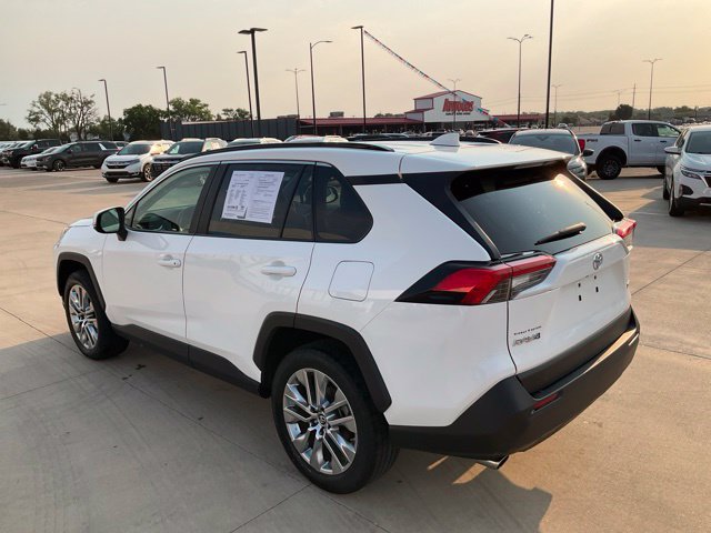 Used 2019 Toyota RAV4 XLE Premium FWD image 30