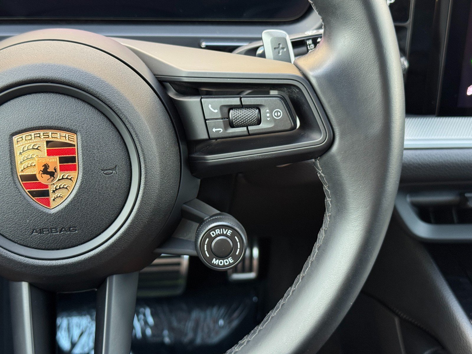 Used 2024 Porsche Cayenne S AWD/4WD image 24