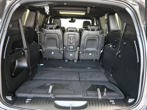Used 2020 Chrysler Pacifica Touring-L image 74
