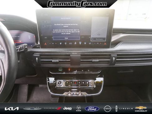 Certified 2023 Lincoln Corsair Reserve w/ Equipment Group 202A image 16