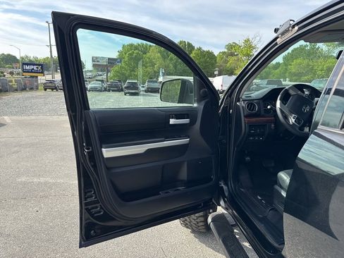 Used 2014 Toyota Tundra Limited w/ Limited Premium Package image 27
