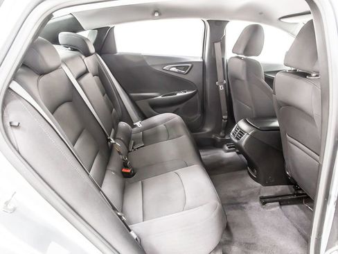 Used 2024 Chevrolet Malibu LT image 32