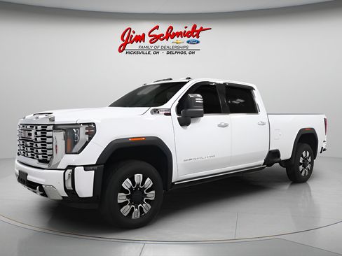 Used 2026 GMC Sierra 3500 Denali w/ Denali Reserve Package AWD/4WD image 2