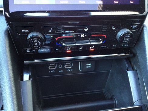 New 2025 Jeep Grand Cherokee Limited w/ Trailer Tow Package image 11