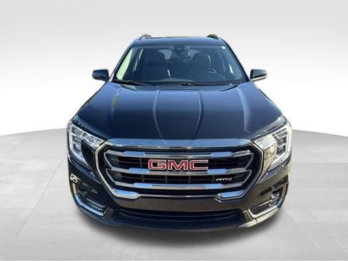 Used 2024 GMC Terrain AT4 AWD/4WD image 2