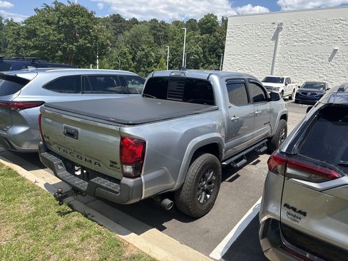 Used 2023 Toyota Tacoma SR5 w/ Technology Package AWD/4WD image 6
