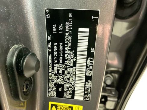 Used 2017 Toyota Highlander XLE image 37