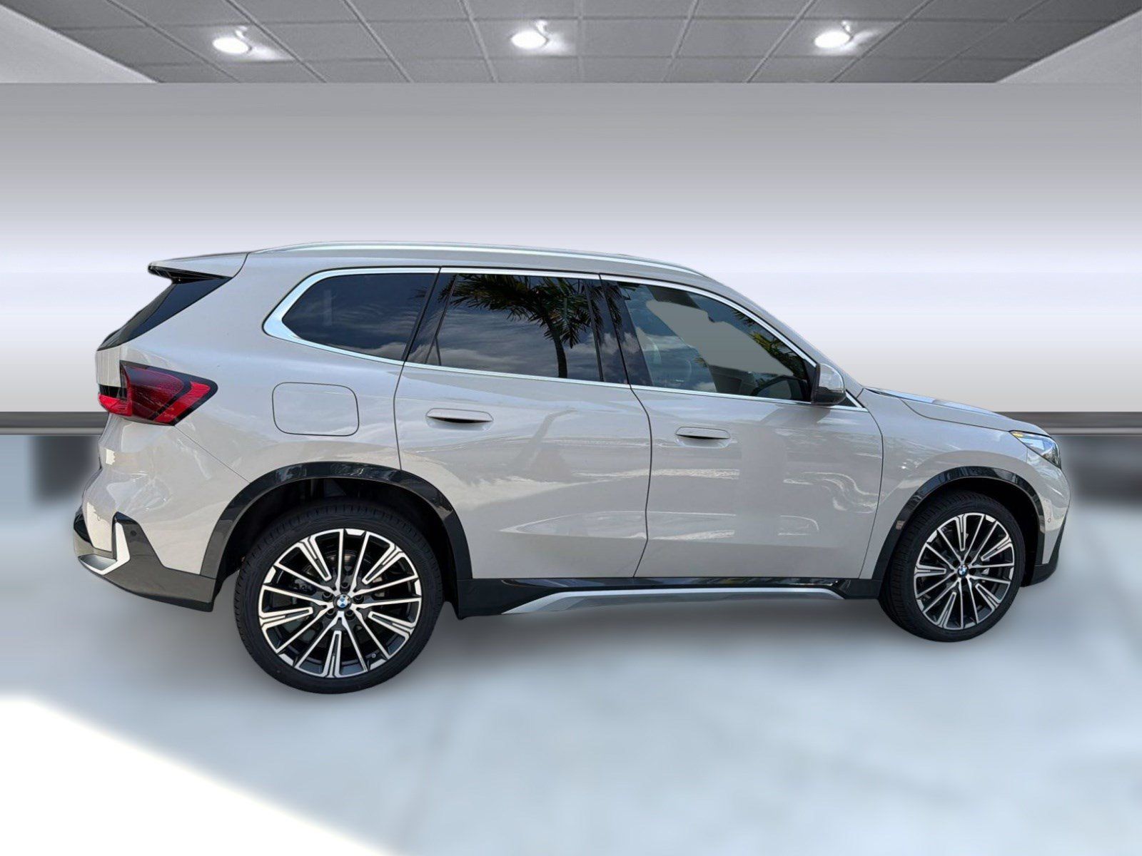Used 2026 BMW X1 xDrive28i w/ Technology Package AWD/4WD image 8