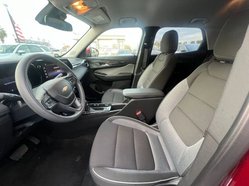 Used 2025 Chevrolet TrailBlazer LT image 27