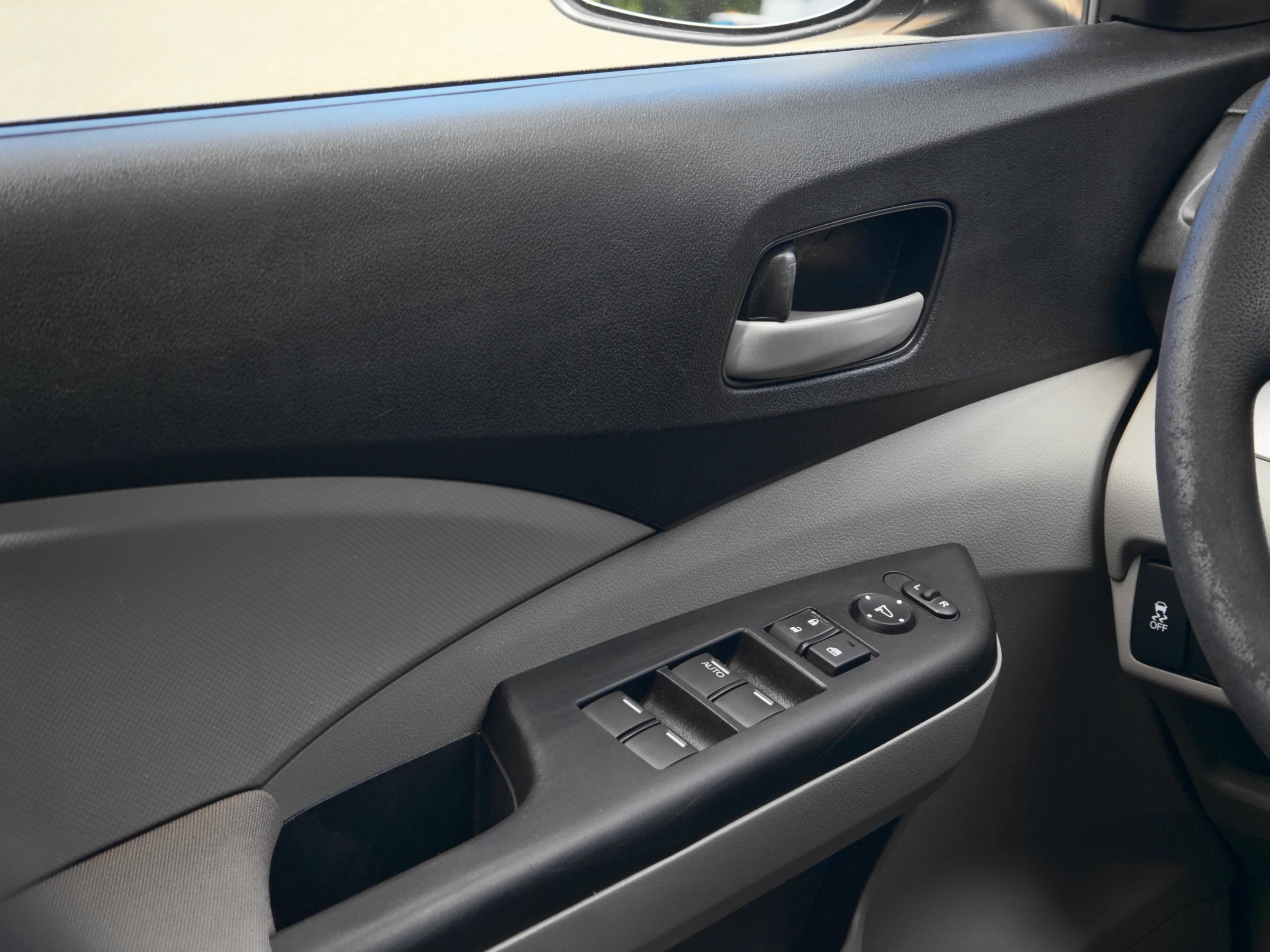 Used 2012 Honda CR-V LX image 14