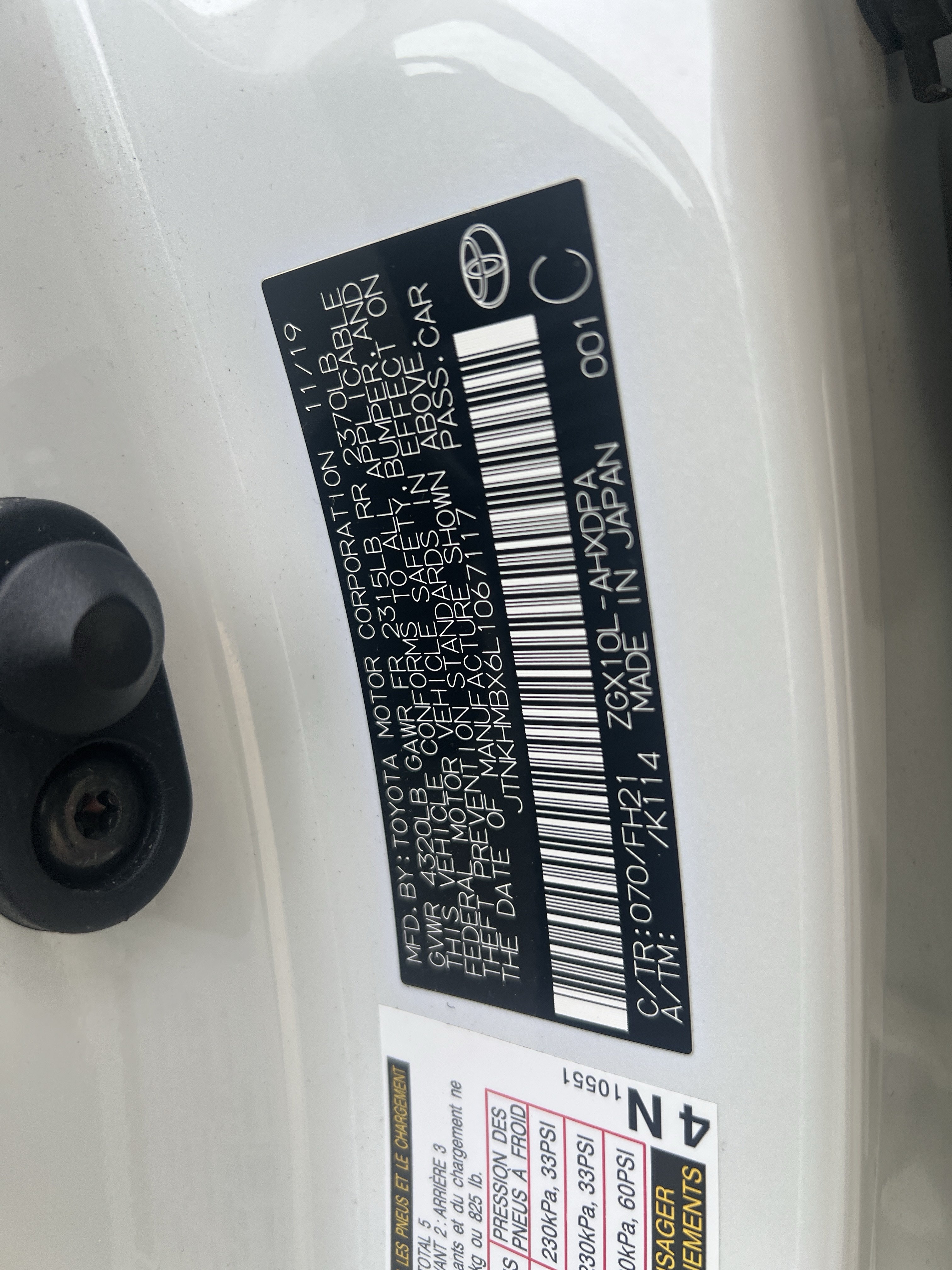 Used 2020 Toyota C-HR LE FWD image 28