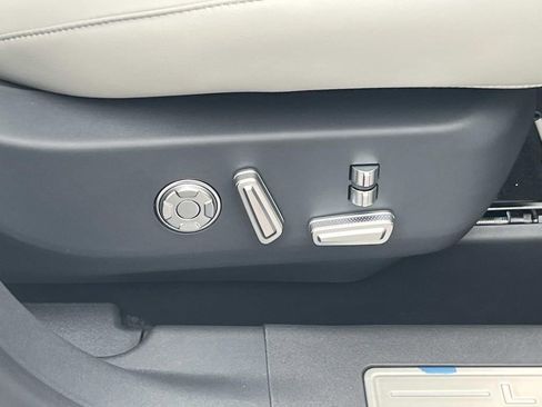 New 2026 Lincoln Nautilus Reserve AWD/4WD image 19