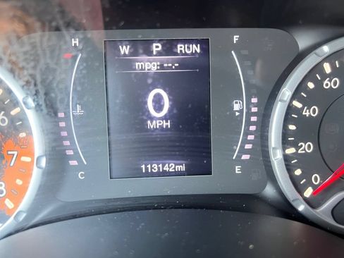 Used 2017 Jeep Renegade Altitude FWD image 16