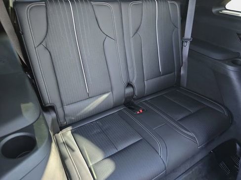 Used 2026 Cadillac Vistiq Sport image 16