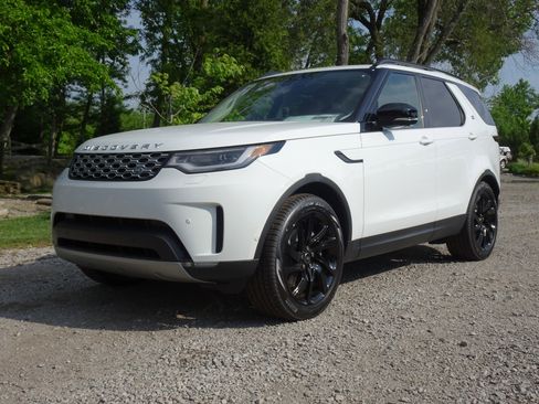 New 2025 Land Rover Discovery S image 8