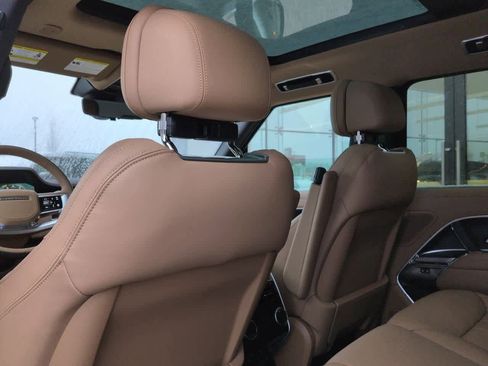 New 2026 Land Rover Range Rover SE image 18