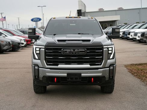 Used 2024 GMC Sierra 2500 AT4 w/ AT4 Premium Plus Package image 3
