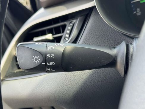 Used 2019 Toyota C-HR Limited FWD image 24