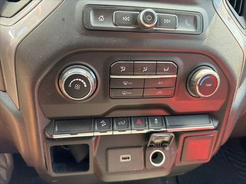 Used 2019 Chevrolet Silverado 1500 Custom Trail Boss w/ Custom Convenience Package AWD/4WD image 18