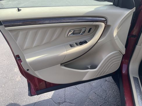 Used 2013 Ford Taurus Limited image 11