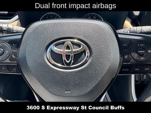 Used 2019 Toyota RAV4 XLE w/ Convenience Package AWD/4WD image 18