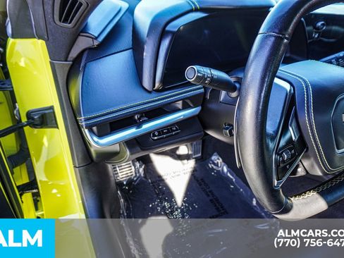 Used 2022 Chevrolet Corvette Stingray w/ Z51 Performance Package image 32