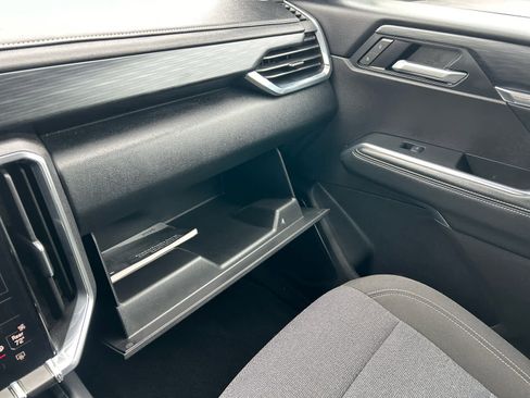 Used 2025 GMC Acadia Elevation image 52