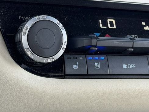 Used 2023 Toyota Tundra 1794 Edition image 30